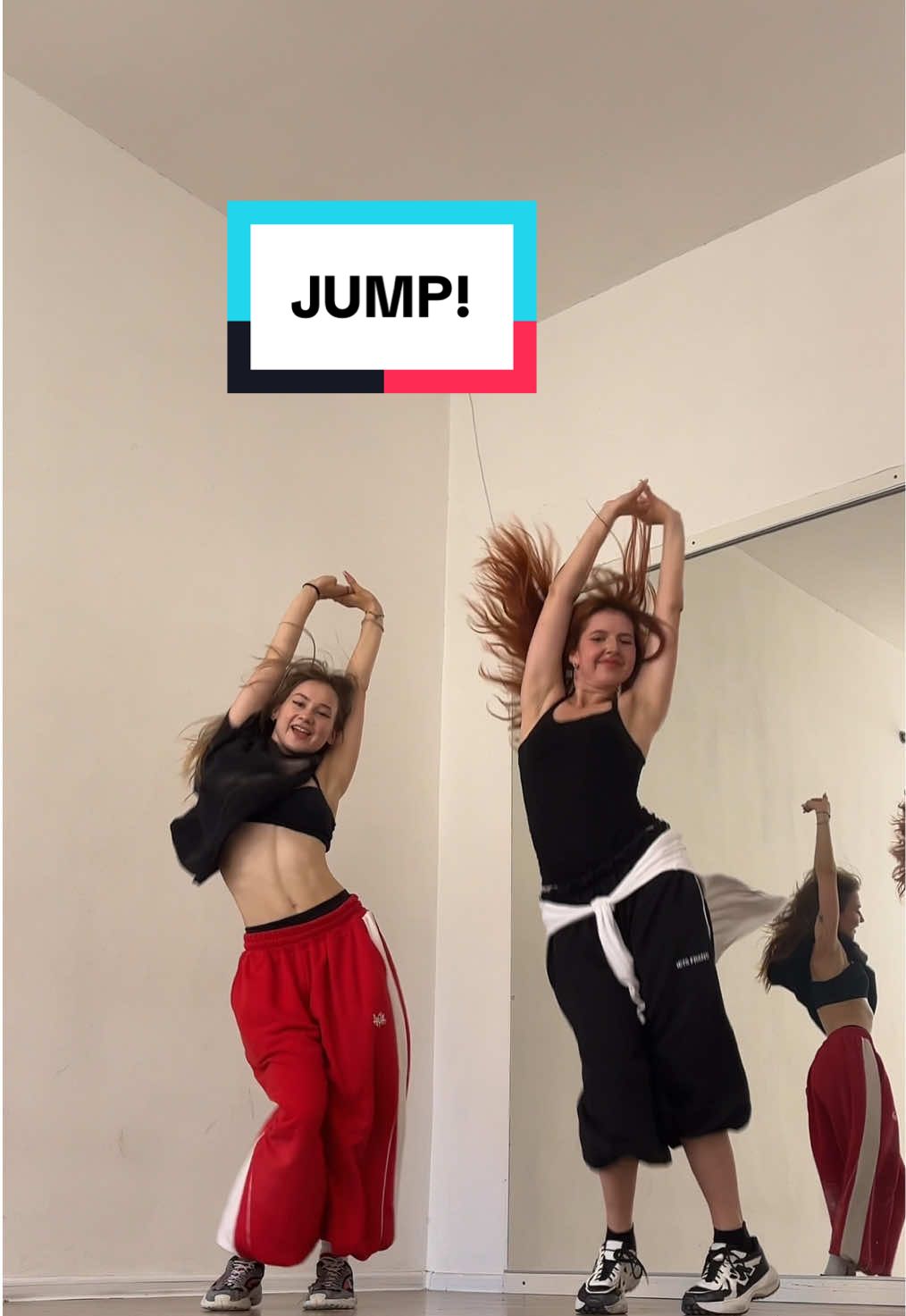 JUMP!!! 👯‍♀️💃🏻 @blackpinkofficial @arivu_viol @haithereis #BLACKPINK #BLINK #JUMP #kpop #korea #coverdance #coverdancekpop #viral #jennie #lisa #jisoo #rose 