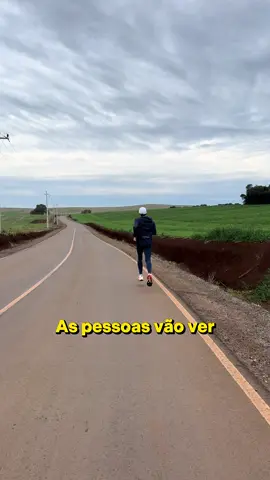 Eles não vão curtir. Não vão comentar. Mas estão vendo TUDO.