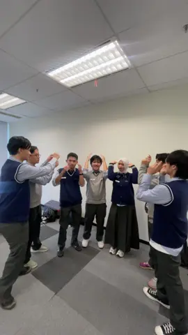Nih yg kmrn minta @nicholas evan jangan di belakang. Kalo gini masih remedi gak? @austinsenna @vanneswij @Arkan @davidsgoh @Dean Hartono  #RuangguruClashofChampions2 