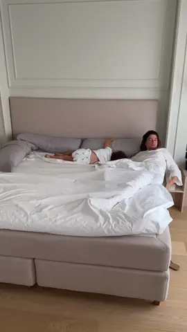 Diario de la Raki viernes 11.07.2025 🏠! Tengo la espalda destrozada, toca hacerse las uñis antes de vacaciones y comemos en casa la yaya mientras sofi pinta