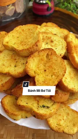 Bánh mì bơ tỏi, giòn rụm, thơm phức, giòn tan luôn #banhmibotoi #banhmibotoiphomai #banhmisaygion #bepmeem #khatrainghiem 