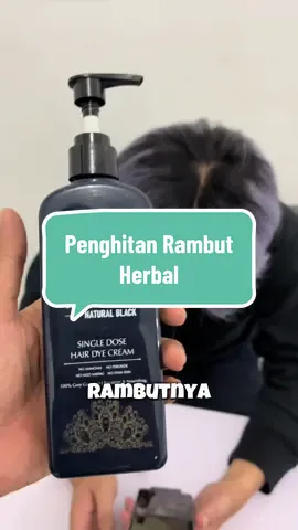 🖤 Rambutmu kusam atau beruban? Saatnya tampil lebih muda dan fresh dengan Donan Krim Pewarna Rambut Hitam! ✅ Warna hitam natural ✅ Menutup uban ✅ Gak merusak rambut ✅ Praktis dipakai di rumah! Cuma 15 menit, langsung jadi ganteng/cantik lagi! 🔥 #DonanKrim #PewarnaRambutHitam #RambutHitamAlami #PenghitamRambut #TutupUban #KrimPewarnaRambut #HairDyeHitam #RambutSehat #PerawatanRambut #PewarnaRambutAman #ProdukDonan #RambutKeren #TipsRambut #RambutIndah #HairCareIndonesia
