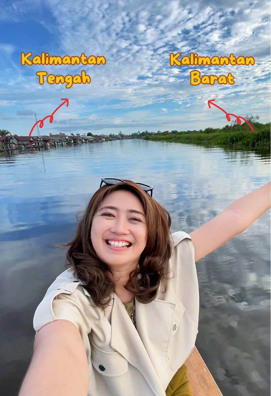 Susur Sungai Jelai, pemisah Kabupaten Sukamara, Kalimantan Tengah dan Kabupaten Ketapang, Kalimantan Barat. Susur sungai ini bisa kamu coba dari Tepian Jelai, Sukamara. Pemandangannya rumah panggung suku dayak dan matahari terbenam ⛅️ Drone: @maswidhy  Footage: @ardhyyanus  #sungaijelai #tepianjelai #sukamara #ketapang #kalimantantengah #kalimantanbarat #fyp 