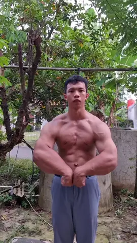 Build bigger forearms like this kid !! 😱 @Inshape Nutrition @ShapeYou @radiit.ft