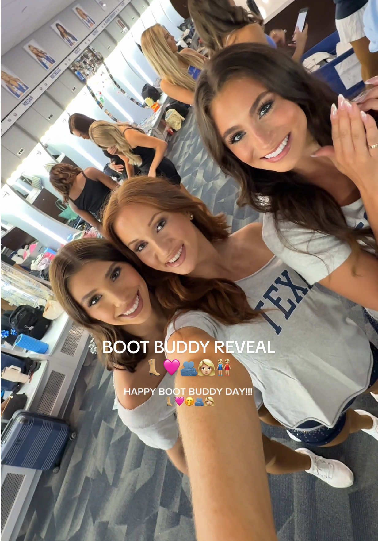 WELCOME TO THE FAM @MorganPerschy 🩷👭🏼🤭 happy boot buddy day!!! MY SUN DEVIL SISTA 😘😘 best fam ever @Leatunnell @abby summers #dallascowboyscheerleaders #americassweethearts #dcc #bootbuddy #biglittle #trainingcamp 