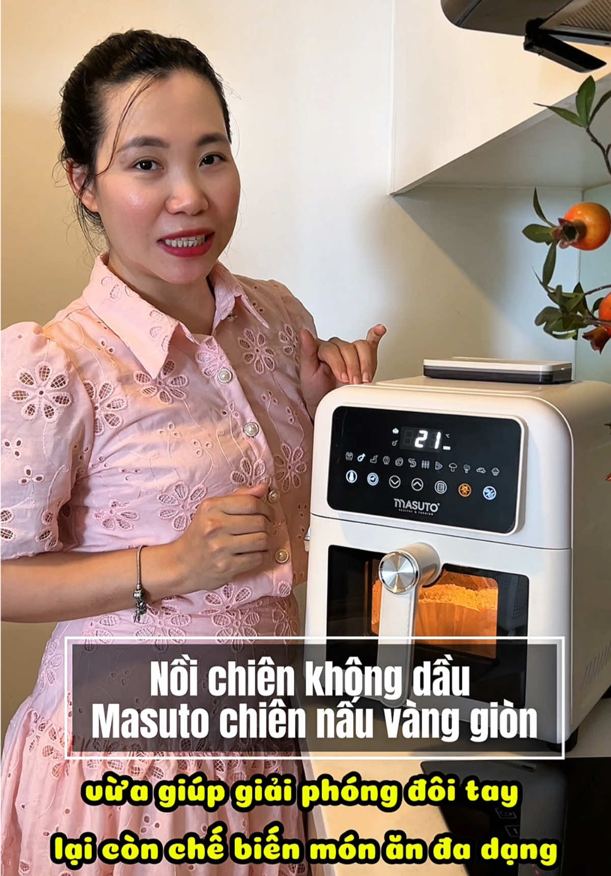 Đây là em nồi chiên ko dầu Masuto mà tui cực kì ưng vì nó có bảng điều khiển điện tử 12 chế độ cài sẵn, chỉ cần bấm một cái là xong, không cần căn chỉnh cầu kỳ thời gian nhiệt độ #chuyennhasotaheo #trending #noichienkhongdau #masuto #nckdmasuto #tienichcuocsong #reviewgiadung @Giadinhsotaheo 