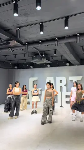 Nay tem chúng e làm Cáo toàn bé Cáo đáng yo dễ thương thui ạ @baoanh_686 @CAN HA VY @Hoài an 🐣 @Khánh Quyên  #dancetiktok #xuhuongtiktok #dutrendtiktok #nhacchay🔥 #tem 