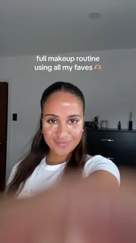 Doing my full face using the makeup I swear by 💋   @Charlotte Tilbury @Hourglass Cosmetics @Kosas @Saie @Benefit Cosmetics @LYS Beauty @TarteBeauty  #makeuptok #fullfacemakeup #grwm #beautyroutine #makeupfaves #tiktokmademebuyit #everydaymakeup