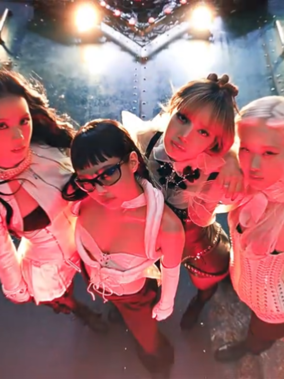 BLACKPINK JUMP EDIT This song is a Banger  #blackpinkedit #blackpink #jump #rose #jennie #lisa  #jisoo #transitionedit 