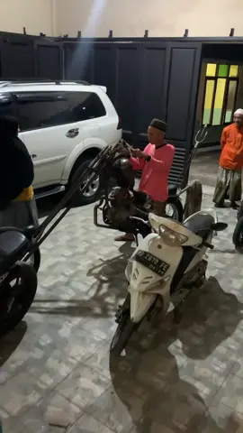 🚀🚀 kita mah diliriknya bapak2 #chopper #choppermotorcycle #motorchopper #longforkchopper 