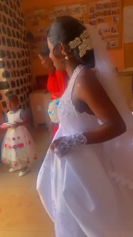 Sortie de la mairie 😍😍😍#beaute ##mariage #femmes #tropbelle 