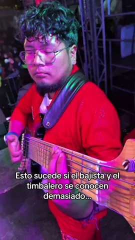 Como cuando tú y el timbalero se conocen al derecho y al revés!!  @Alvaro  Rojas  bien compenetrado conmigo!!  #bajo  #percusion  #huayno  @Rosita de Espinar  M