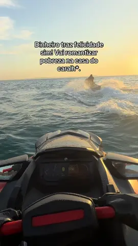 🤑💸… . . . . . . . . . . . . . . . . . . . . . . . . . . . . . . #fy #dinheiro #jetski #rico#vivendo #viralvideo #vaiprofy #fypシ 