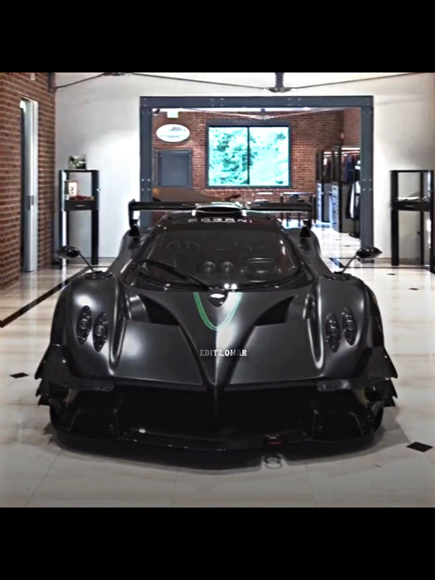 𝐏 🍃🏴 • #pagani #hypercar #caredit #caredits 