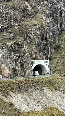 ¡Pasamos el Túnel Chavín!  #TúnelChavín #RutaChavín #MotoAventura #ExplorandoElPerú #PerúEnMoto #CordilleraBlanca #ChavínDeHuántar #Motoviajeros #RutaAndina #PasandoElTúnel #PaisajesDelPerú  