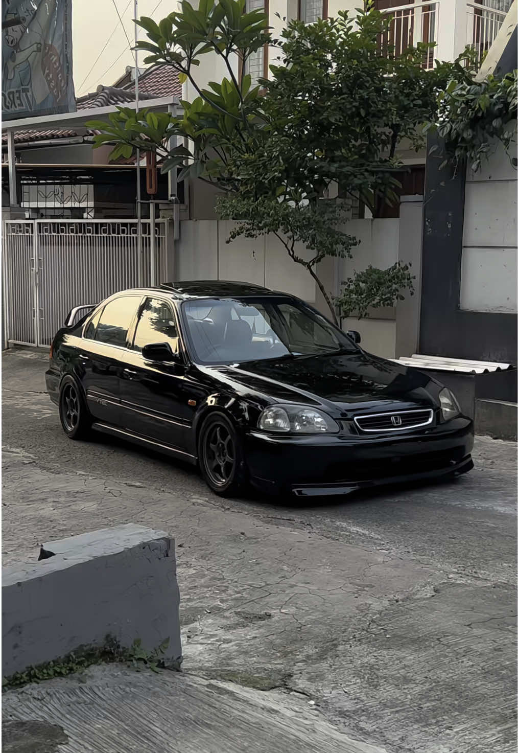 Incoming Stock!!! kita kasih aba aba dulu biar yg pengen makin pengen Barangkali mau booked bisa ke WhatsApp 089520120023 😜 #civic #ferio #civicferio #honda