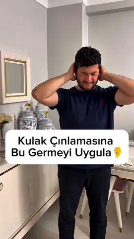 ➡️Kulak çınlaması yaşıyor musunuz ve nedeni bulunamıyor mu? Nedeni boyun kaslarınız, özellikle de SCM (sternokleidomastoid) kası olabilir! 👉 SCM kası boynun ön-yan kısmında yer alır ve başın hareketini sağlar. Ancak bu kas: Uzun süreli masa başı oturma Kötü duruş (postür bozukluğu) Stres ve kas gerginliği nedeniyle gerildiğinde, bazı kişilerde kulakta uğultu, basınç hissi veya çınlama gibi şikâyetlere yol açabilir. ✅️SCM kasına yapılan gevşetici egzersizler ve tetik nokta masajı ile rahatlama sağlanabilir. 👉Gösterdiğim Germe egzersizini son Noktada 10 saniye bekleyecek şekilde toplam 10 tekrar ile başlayabilirsiniz. 🍀Bu video ve açıklama bilgi vermek amaçlıdır. Kesin tedaviyi içermez. En uygun tedavi konunun uzmanları eşliğinde kişiye özel uygulanan multidisipliner tedavidir. 🍀Faydalı Bulduysanız beğenmeyi ve kaydetmeyi unutmayın. #kulakçınlaması #tinnitusnedir #scmkası #boyunağrısı #fizyoterapi 