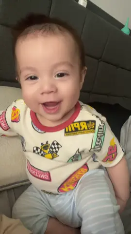 Don’t mind the miss match pants we’re talking about the onsie here 👍🏼🤣 #fyp #babyboy 
