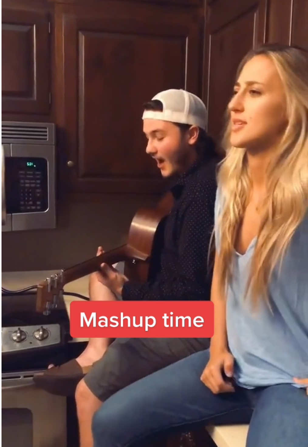 Justice for @Thomas Mac 🤷‍♂️ Who remembers this classic? 👀 #countrymusic #singer #mashup #tb #the615house 