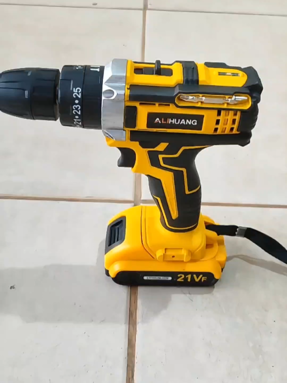 Kit Parafusadeira e Furadeira de 21V com dia baterias  #parafusadeira #furadeira  #kitdeparafusadeira #kitdefuradeira 
