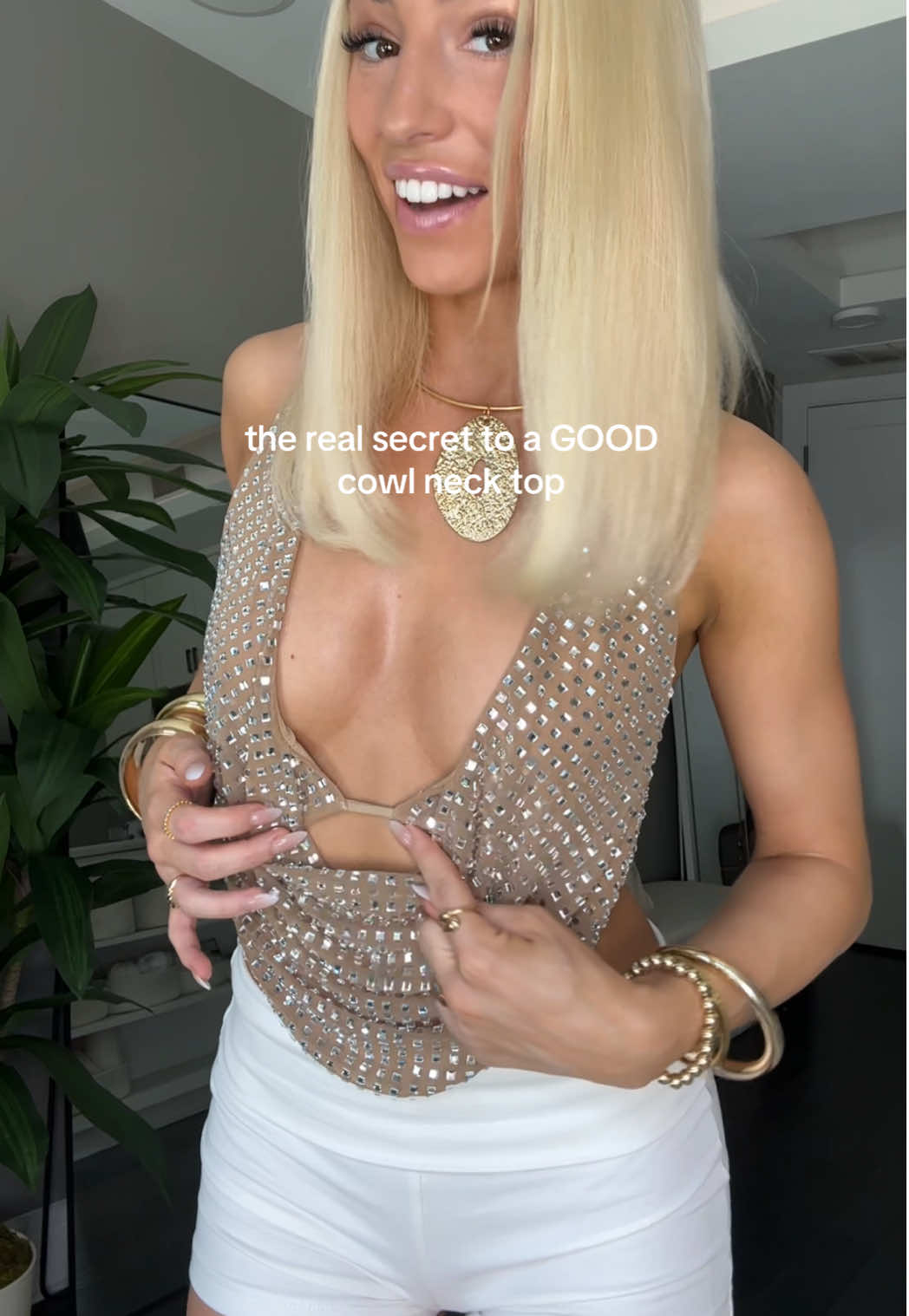 I AM SHOOK. I have never tried on a better fitting cowl neck top 🪩 @windsorstore #cowlneck #outfit #tops #summertops #windsorad #tryon #OOTD #windsorstore #windsor #sparkle #gold #vacationoutfits 
