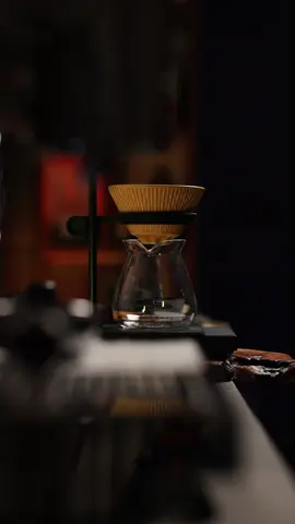 قـهوة هالليل الاكثر حبآ🪐✨. #explore #v60 #محمد_عبده #هواجيس #fyp #coffee #your_coffee @محمصة اليوم الثامن للقهوة  