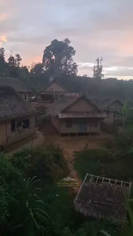 Potret suasana perkampungan yang masih asri dan bikin betah di kampung adat gelar alam kec cisolok des sinaresmi kab sukabumi, suasana perkampungan nya masih asri👍 #kampungadatgelaralam #suasanakampung #vod #fyp #pesonaalampasundan
