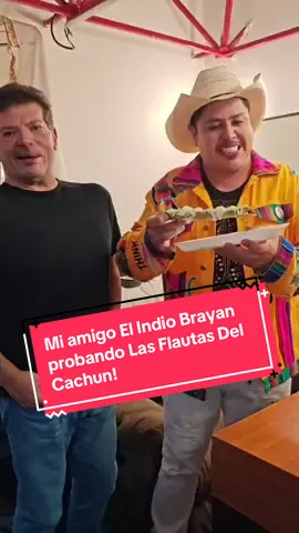 @Hugo Alcántara  probando #lasflautasdelcachun, y ustedes ya las probaron? Vengan por sus flautas 😊😋 #antojitosmexicanos #cdmx #foryoupage #flautas #pepemagaña 