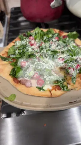 When it’s hot a BLT sourdough pizza hits the spot! I love making my own crust. Do you make your own pizza crust?  #pizza #pizzalover #sourdough #sourdoughpizza #fridaynight #lovemylife #livingmybestlife #satisfying #ugc 