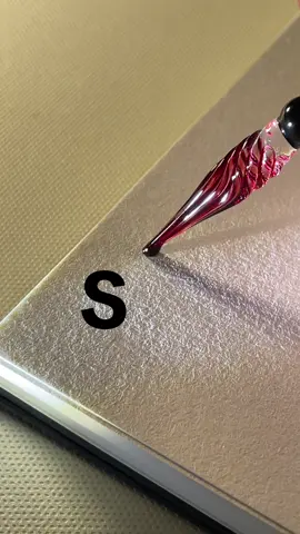 How to sign the letter S?