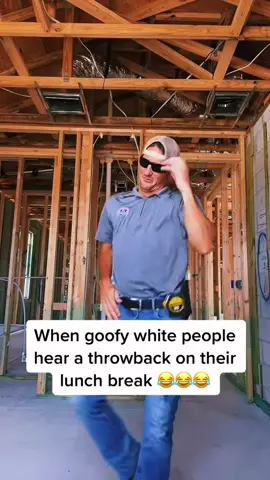 The only thing I miss about my old company… was on site dancing 😂😆🤣 #drama #leftrightleft #bluecollar #hilarious #dance #shakeitbaby 