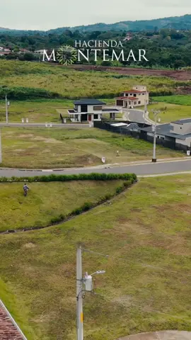 🌿 Ya iniciamos la Etapa 2, en Montemar 🤩 Conocé lo que 326 m² en adelante, zona privilegiada de Carrizal de Alajuela, clima ideal y vistas espectaculares, tienen para ofrecerte. ☀️ Disfrutá de 15 amenidades, prima fraccionada y todo lo que necesitás para construir tu nuevo comienzo. 🏡 Tu lote, tu hogar, tu momento. 📲 Escribinos para conocer disponibilidad y precios. #MontemarEtapa2 #LaLagunaCR #CarrizalAlajuela #LotesEnVentaCR #ViviendaConEstilo #TuNuevoEspacio