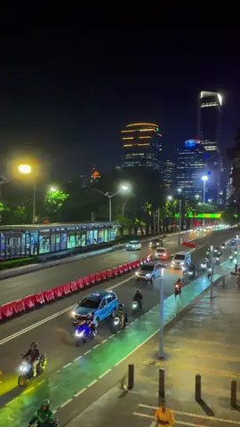 Video nya boleh kalian ambil, edt sendiri ya, engga folow gpp kok, pasti aku izinin. #foryou #view #jakarta #citylight #citylights #mediaWB #fyp 