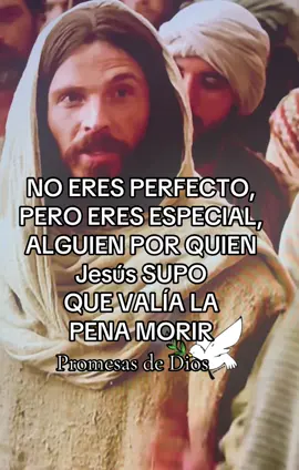 #A veces te enfocas tanto en lo que dicen los demás, que se te olvida lo que yo digo de ti #Jesus te ama❤️