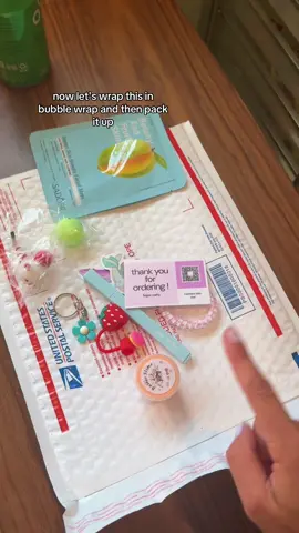 packing orders ☀️💗link in bio #preppy #aesthetic #creative #packingorders #orderpacking #asmrsounds #asmrorganizing #summervibes #fyp #foryoupage #orders #fidgettoys #fidgets #pens #toys  #squishmallows #squishy  #fidget #bracelet 