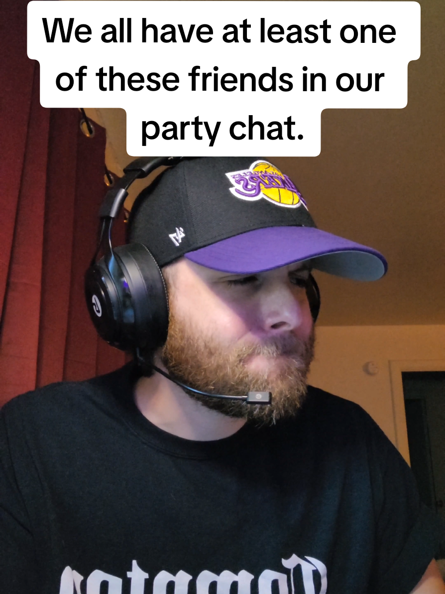me.. im one of the friends. 🤣 #gaming #partychat #partychatwiththeboys #xbox #discord always singing random 