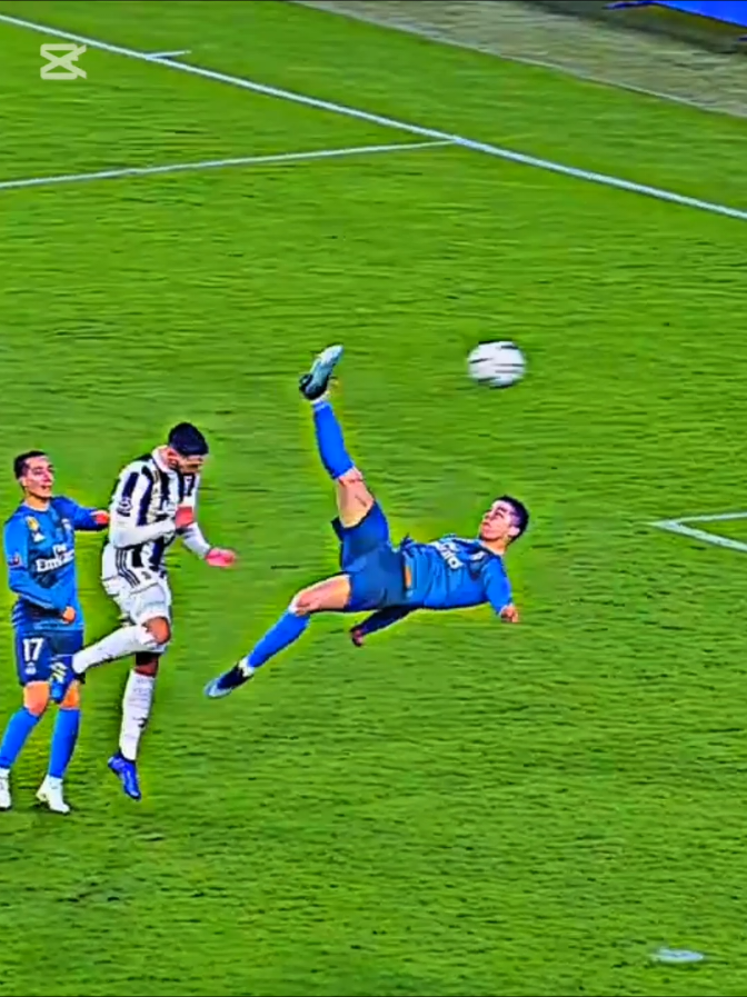 Ronaldo Best Skill And Bicycle kick ⚽️ . .. #viralfootball #footballedit #ronaldo #tiktokfootball #cr7 #ForYou #FYP #RonaldoMagic #CR7Fans #FootballViral #IconicMoments 