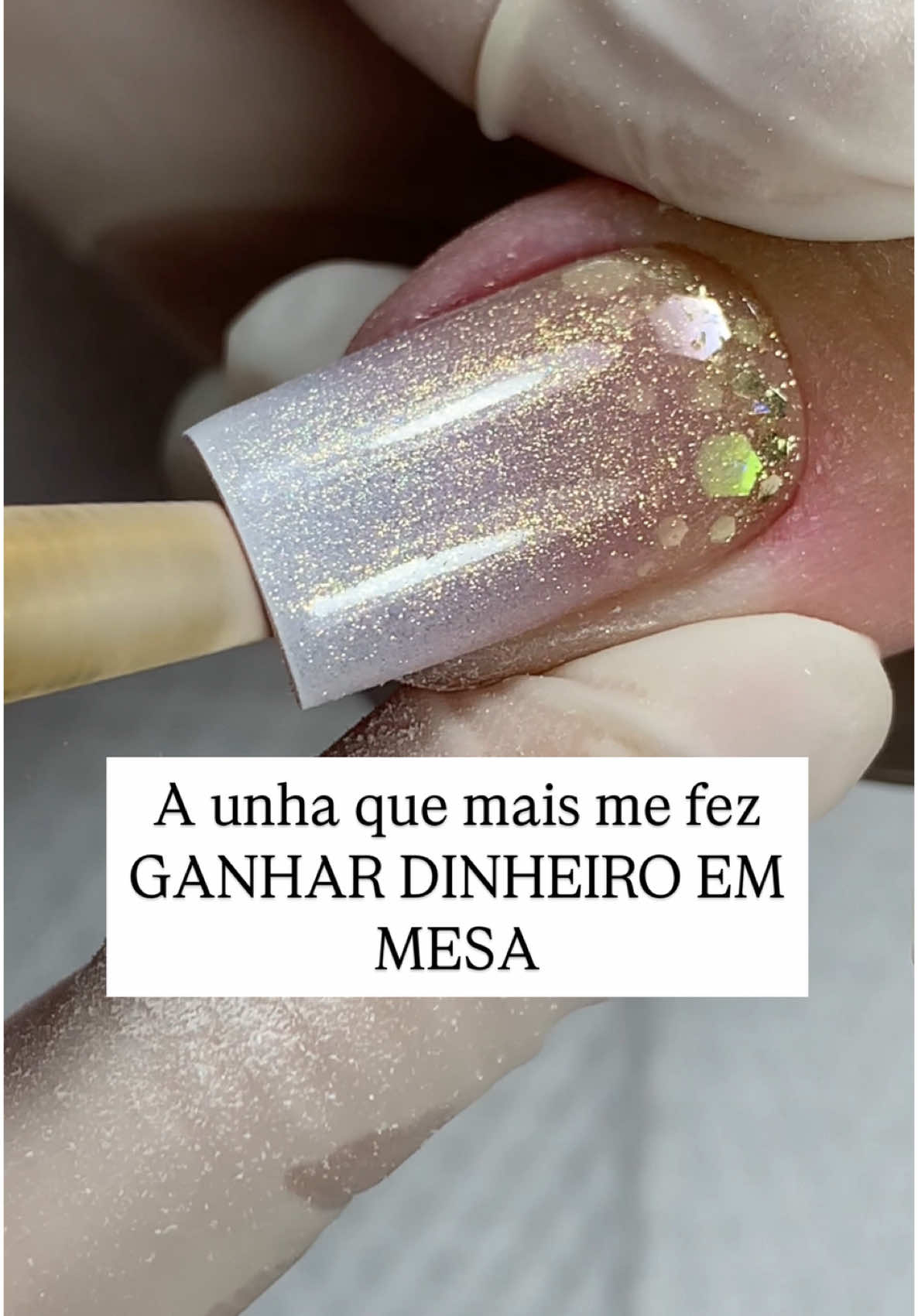 Baby Boomer antes do top coat Essa foi a unha que mais me fez ganhar dinheiro em mesa E o que você achou? #nail #french #francesinhanopé #unhadegel #gelmoldado #nailartist #moldef1 