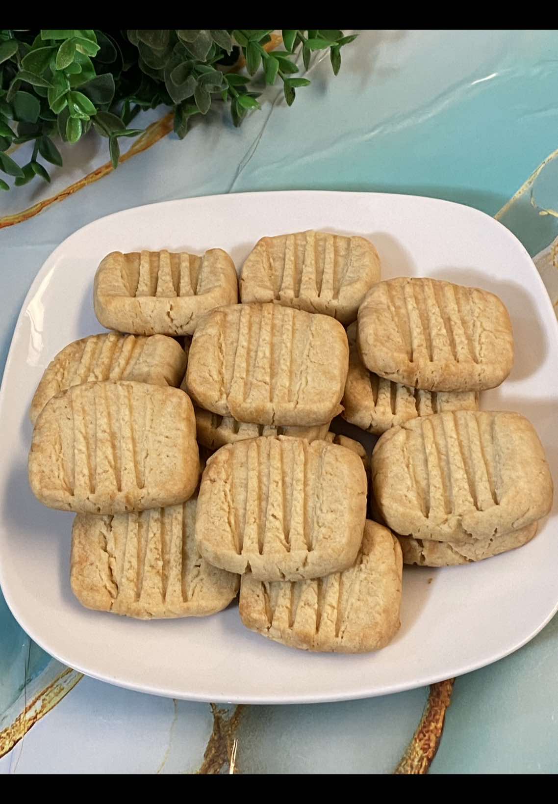 This Cookies melt in your mouth, easy to make with 4 ingredients in your kitchen. #cookies #buttercookies #biscuits  #cookierecipe #bakingrecipes  #viral #pastries #trending #popular 