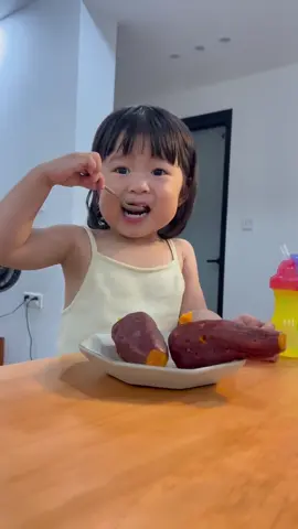 My little girl ❤️ @Baozhu  #baozhu #宝珠 #babycute #baby #babytiktok #pearl #parel #cute #cutebaby #fyp #babylove #babyfunny #babycutie #babybaozhu #babyloveyou #babyontiktok #babyfunnymoments #babyfunnyvideo #babyeating #babysmile #babysleeping #babysleep #babywakeup#PioresSituaçõesSemArCondicionado 