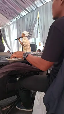 duda mana yang menyakitimu mak sampe dalem banget lagunya🤣