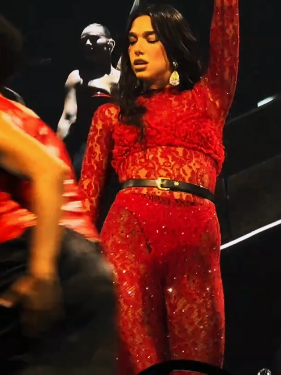 Dua Lipa - Whatcha Doing / Live at Sportpaleis Antwerp N2 #2025 #dualipa #singer #pop #iconic #bestsinger #song #singer #live #topsinger #antwerp #sportpaleis  @Dua Lipa 