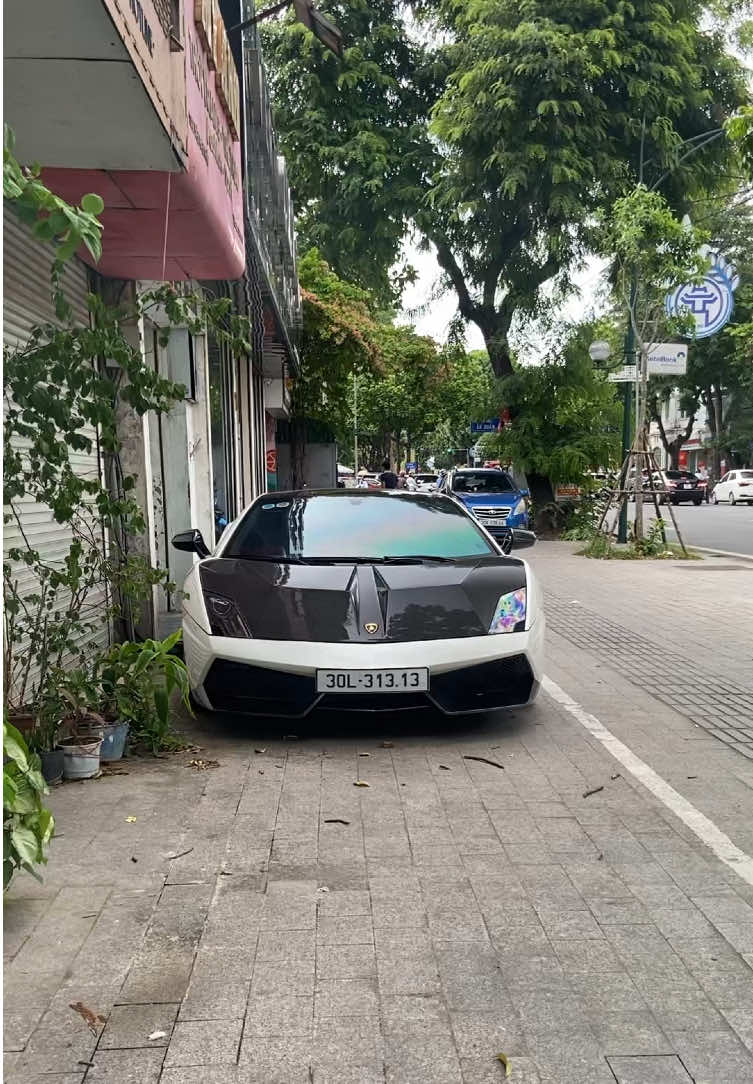 Lau lau doi nhac😋 #lamborghini #gallardo #superleggera #carspotter #carspotting #xe #xh #fypシ゚ #xhhhhhhhhhhhhhhhhhhhhhhh #xuhuong 