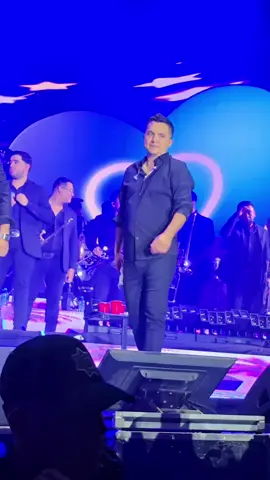 Sobre mis pies 🫶🏽 #Juntos @JOSI CUÉN y @Jorge Medina  #Juntos #Recuerdos #Conciertos #josicuen #viral #concierto #terapia #musica 