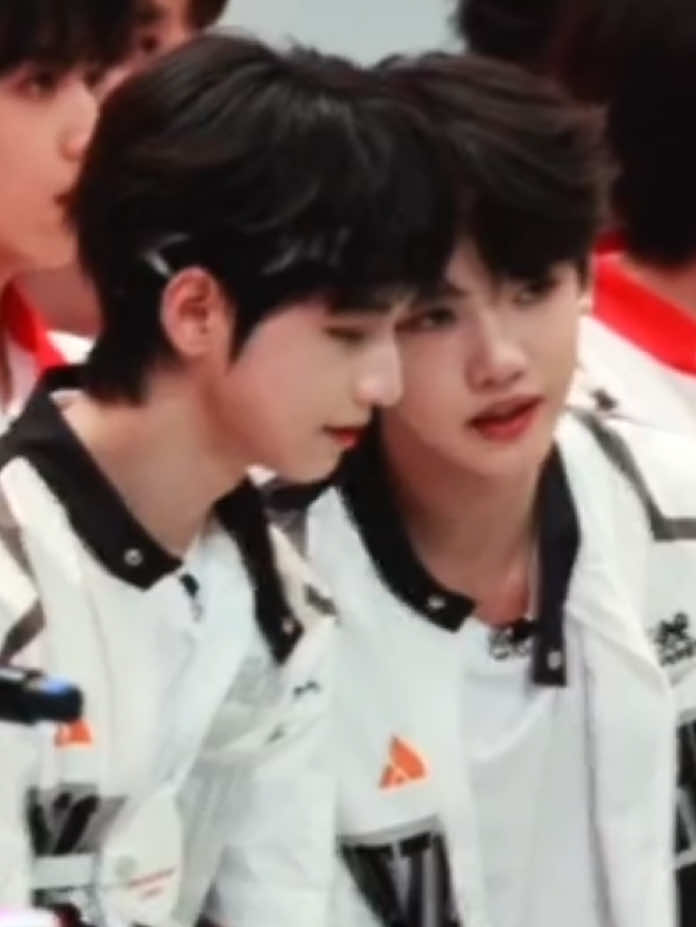 🤭 99 - - - - - - - - - - - - - - - - - - - - - - - - - - - - - - - - - - #yanghanbo #zhangyiran 