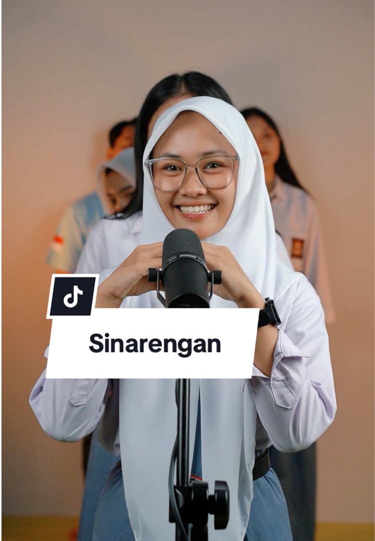 Sinarengan - Denny Caknan (Ft. Bella Bonita) Songwriter: Denny Caknan Artists: Denny Caknan & Bella Bonita Arrangement: Bayu Onyonk, Soepardi, Mas Ishal Cover by @Simi Studio X @Ellia Cellular  #sinarengan #dennycaknan #smk1pancasilaambulu #simistudioteam