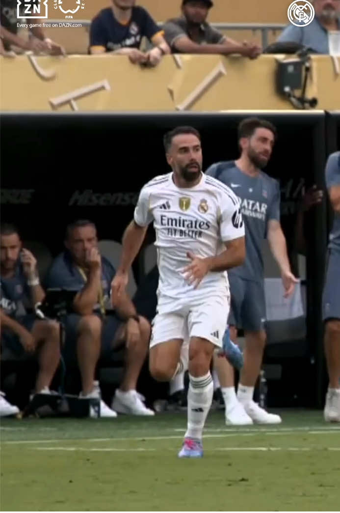 🧠💪 ¡Rendirse nunca fue una opción para @Dani Carvajal! #RealMadrid #Carvajal 