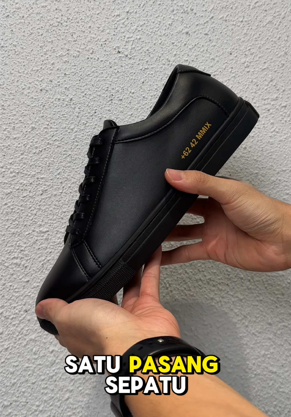 Sepatu waiib punya 😎 #sneakers #giocardin #fypシ #fyppppppppppppppppppppppp 