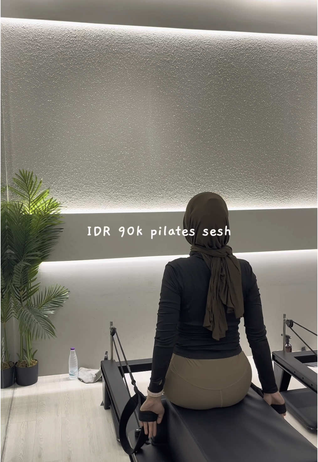 Combining something cheap with another cheap thing cus my girl math is mathing🧠💅🏻 #pilates #pilatestok #pilatesmurahjakarta #pilatesjakarta #nonaspilates #pilatesbody 