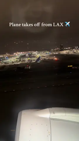 Los Angeles from above just hits different. LAX takeoff views never disappoint. #LAX #LosAngeles #LAXAirport #PlaneTakeoff #laview 